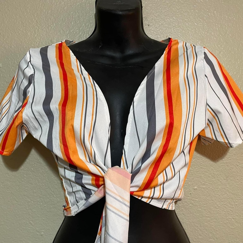 Tops - Picture 2 of 3